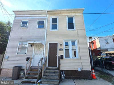 /international/us/716-school-place-york-pa-110119583999/