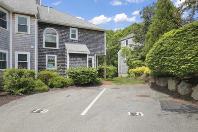 /international/us/18-harbor-hill-drive-bourne-ma-110100093922/