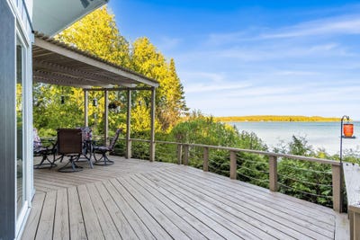 /international/us/w1633-gros-cap-road-st-ignace-mi-110108379438/