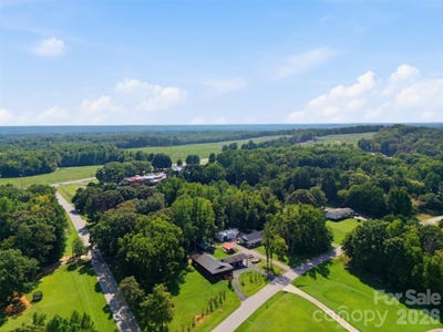 /international/us/995-bethel-school-road-clover-sc-110110335983/
