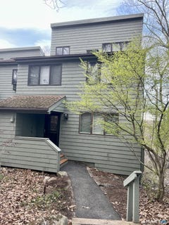/international/us/305-cliffside-drive-torrington-ct-110107483862/