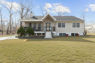 /international/us/142-gerard-road-yaphank-ny-110106448595/