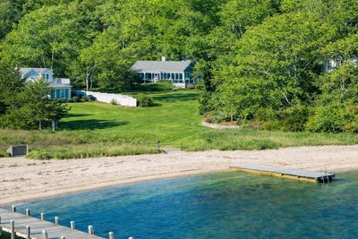 /international/us/16-frog-hollow-vineyard-haven-ma-110108633001/