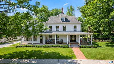 /international/us/101-n-main-street-essex-ct-110106554877/