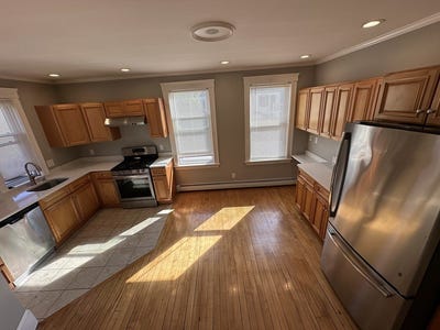 /international/us/8-fowler-street-salem-ma-110108571084/