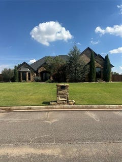 /international/us/1208-bluestem-drive-elk-city-ok-110120134231/