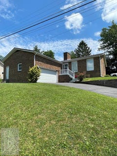 /international/us/1424-old-athens-road-princeton-wv-110108783478/
