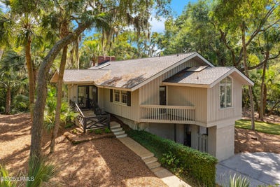 /international/us/4-s-beach-lane-hilton-head-island-sc-110101342621/