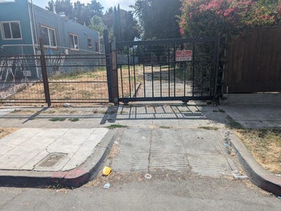 /international/us/9425-sunnyside-st-oakland-ca-110105281804/