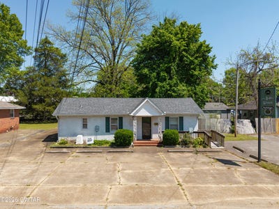 /international/us/106-tucker-street-jackson-tn-110107463572/