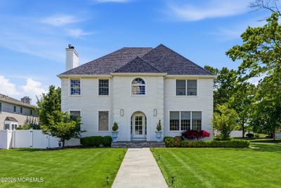 /international/us/17-georgetown-road-eatontown-nj-110108381187/