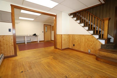 /international/us/124-e-main-street-newport-city-vt-110101071938/