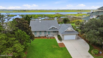 /international/us/119-sound-view-drive-hampstead-nc-110109723959/