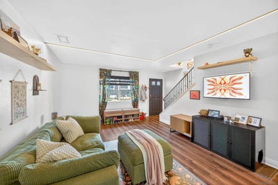/international/us/1045-peach-ave-el-cajon-ca-110109023972/