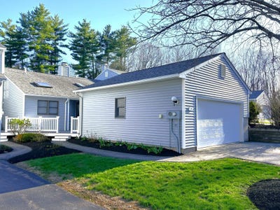/international/us/9-bucks-hill-road-durham-nh-110106531911/