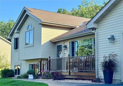 /international/us/n8185-945th-street-river-falls-wi-110106183414/