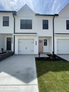 /international/us/8823-chapman-trace-way-knoxville-tn-110099373054/