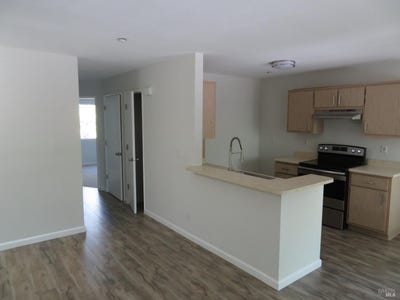 /international/us/2001-eastwood-drive-vacaville-ca-110107465762/