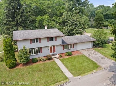 /international/us/594-maple-vista-street-imlay-city-mi-110101403561/