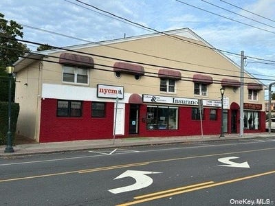 /international/us/360-larkfield-road-east-northport-ny-110107636822/