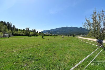 /international/us/tbd-basari-estates-lot-5-garden-valley-id-110099072172/