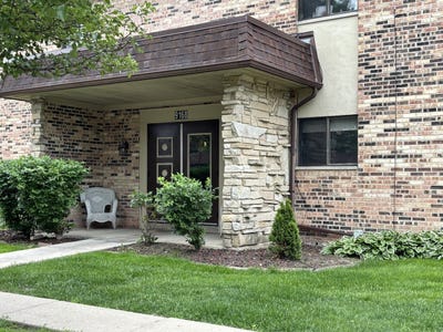 /international/us/9168-south-road-palos-hills-il-110108234074/