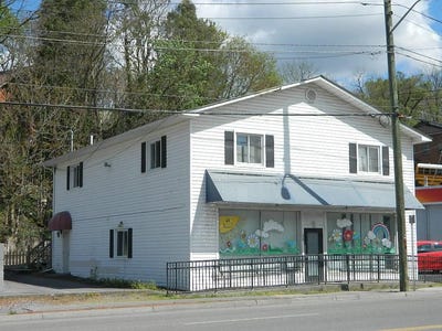 /international/us/320-n-main-street-marion-va-110107463893/