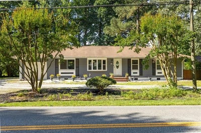 /international/us/702-seaford-road-seaford-va-110109207714/