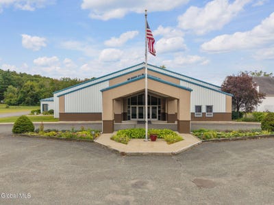 /international/us/1688-us-9-castleton-ny-110102069838/