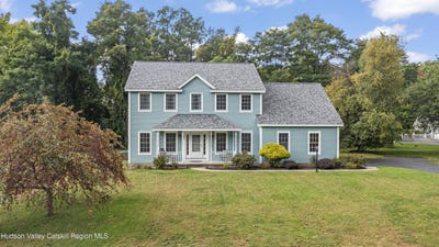 /international/us/16-presidential-drive-kinderhook-ny-110120067215/