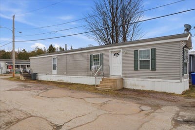 /international/us/18-avenue-a-burlington-vt-110107349117/