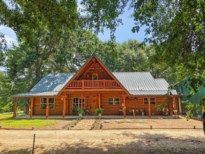 /international/us/2226-holly-road-gilmer-tx-110109598080/