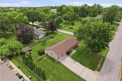 /international/us/7101-fulton-road-pleasant-valley-mo-110108332071/