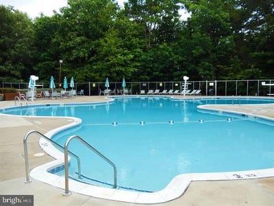 /international/us/12992-shadwell-court-woodbridge-va-110101438071/