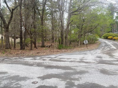 /international/us/1129-lakeview-road-copake-ny-110107883293/