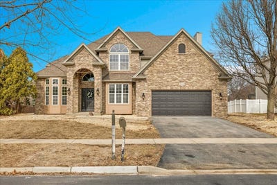 /international/us/555-bluestem-drive-yorkville-il-110107314488/