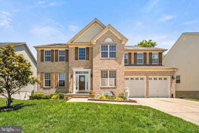 /international/us/10352-whittier-court-white-plains-md-110108904658/