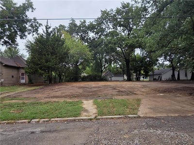 /international/us/209-211-e-15th-street-pittsburg-ks-110102902329/