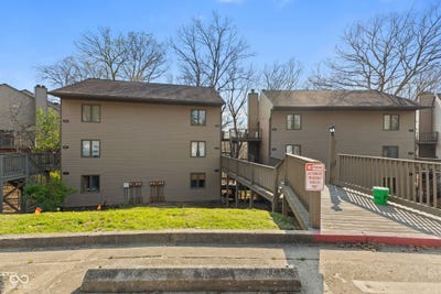 /international/us/9590-s-lake-ridge-drive-bloomington-in-110107225762/