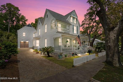 /international/us/210-west-street-southport-nc-110105734604/