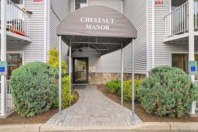 /international/us/10-12-chestnut-street-suffern-ny-110108799790/