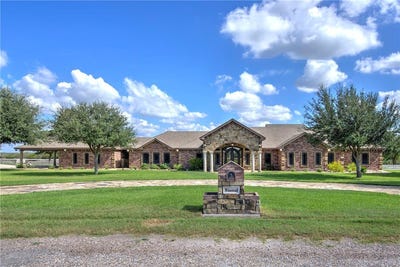 /international/us/244-county-road-373-sandia-tx-110095019413/