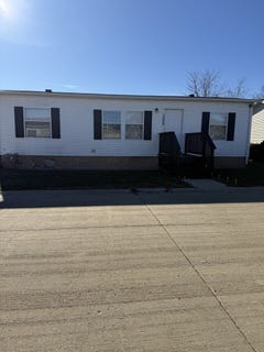 /international/us/3006-iris-way-bloomington-il-110105047512/