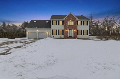/international/us/76-kane-brothers-cir-westfield-ma-110106304317/