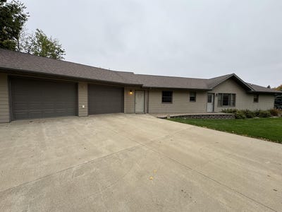 /international/us/330-n-lake-boulevard-columbia-sd-110120516360/