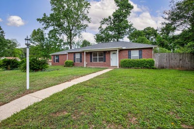 /international/us/121-dogwood-lane-crestview-fl-110107910635/