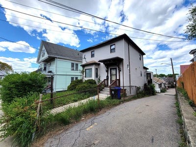 /international/us/14-acorn-st-malden-ma-110109133597/