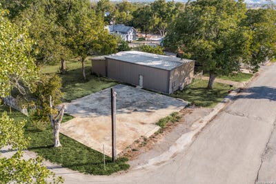 /international/us/106-rawe-ave-cibolo-tx-110110317911/