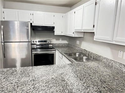 /international/us/3327-clover-meadows-drive-chesapeake-va-110107409141/