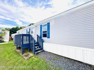 /international/us/701-sawkill-road-kingston-ny-110120425488/